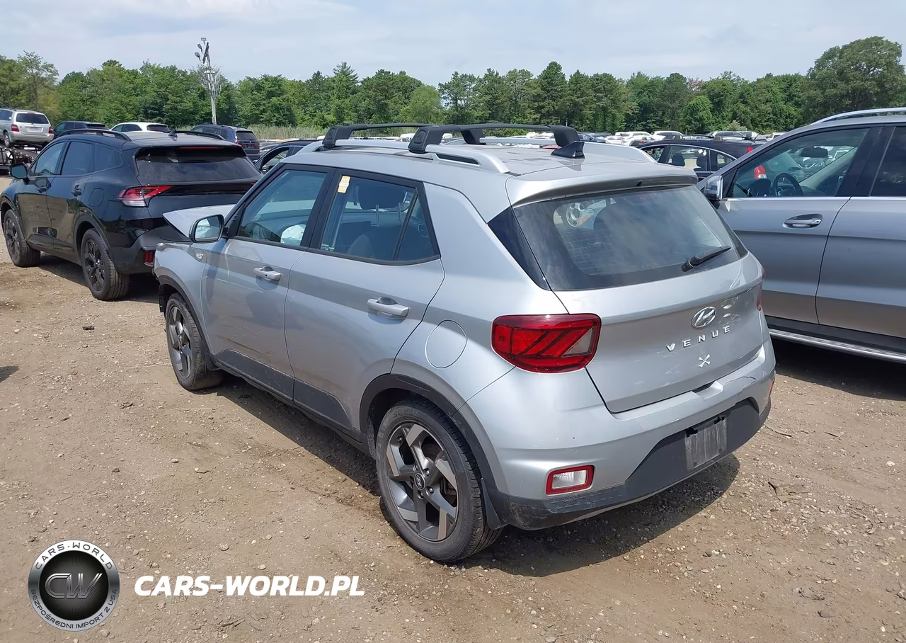 2021 Hyundai Venue Sel VIN:KMHRC8A37MU128106 - 3
