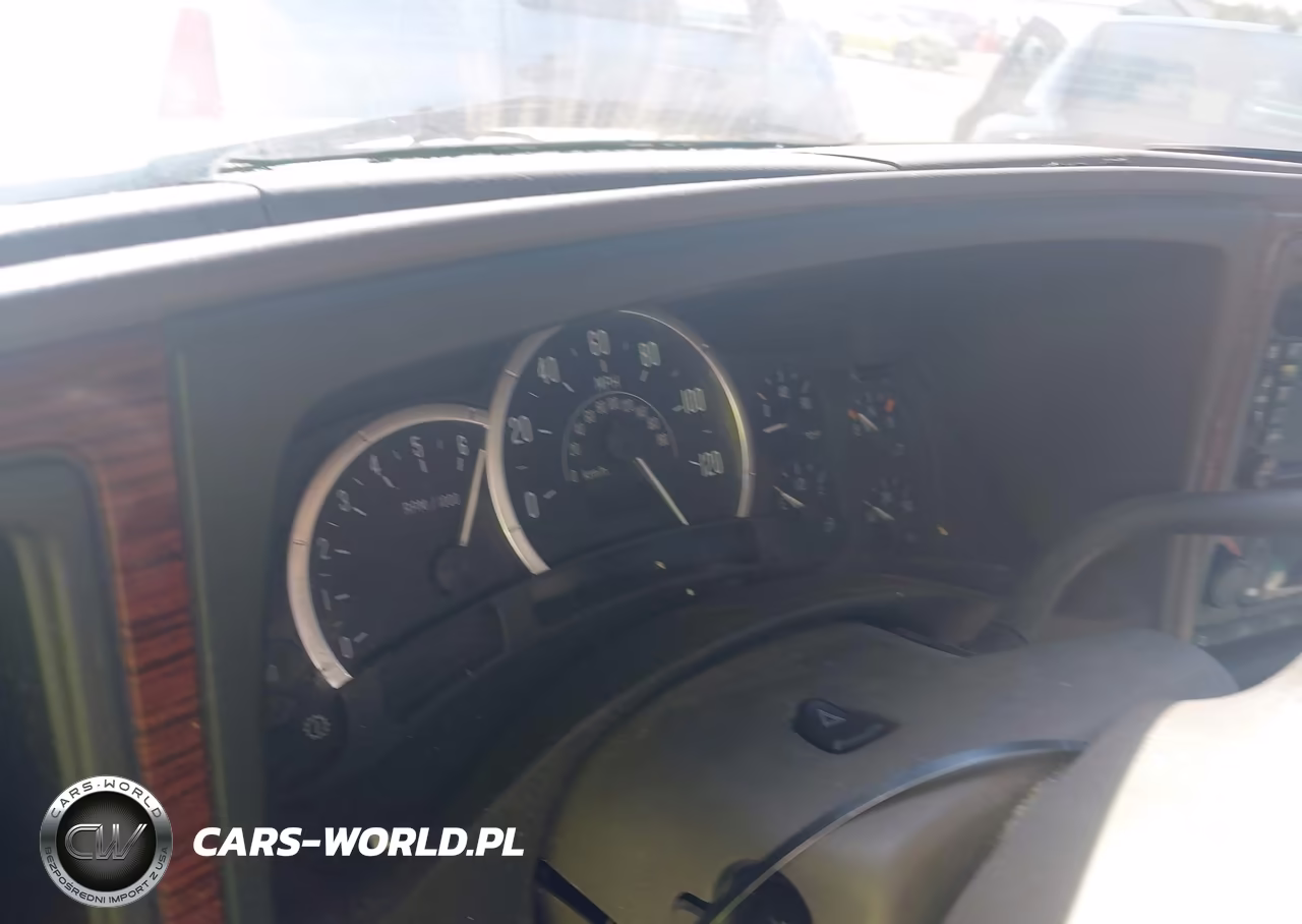 2003 Cadillac Escalade Standard VIN:1GYEC63T93R226988 - 7