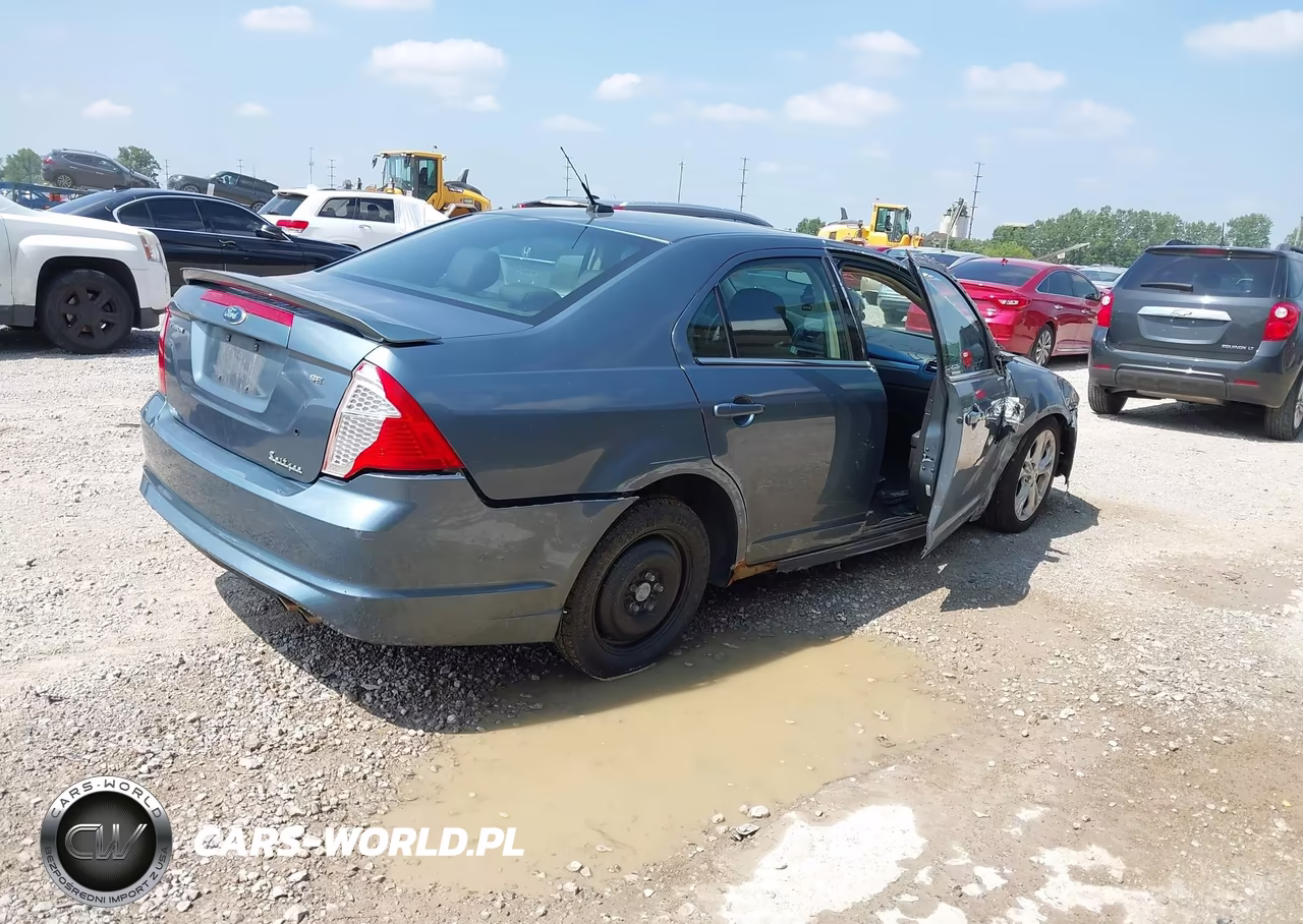 2012 Ford Fusion Se VIN:3FAHP0HA8CR105097 - 4