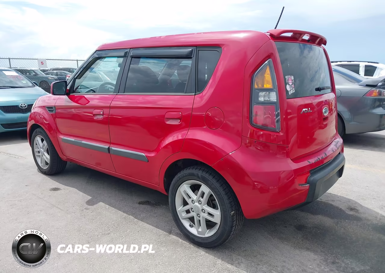 2010 Kia Soul + VIN:KNDJT2A2XA7095618 - 3