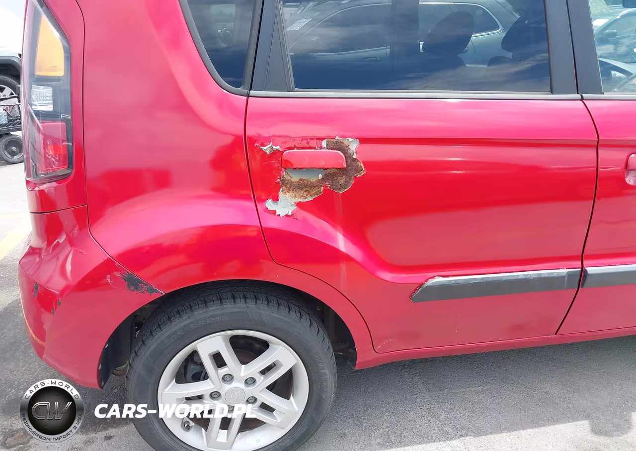 2010 Kia Soul + VIN:KNDJT2A2XA7095618 - 6