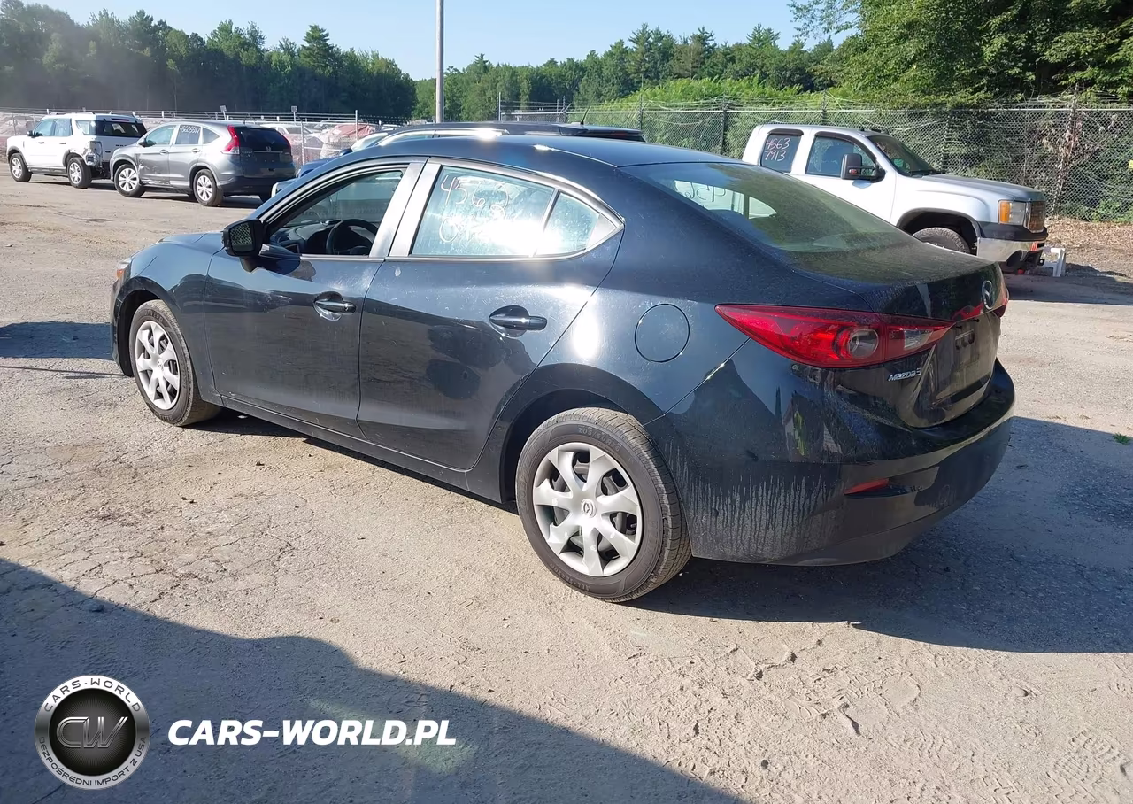 2018 Mazda Mazda3 Sport VIN:3MZBN1U73JM223135 - 3