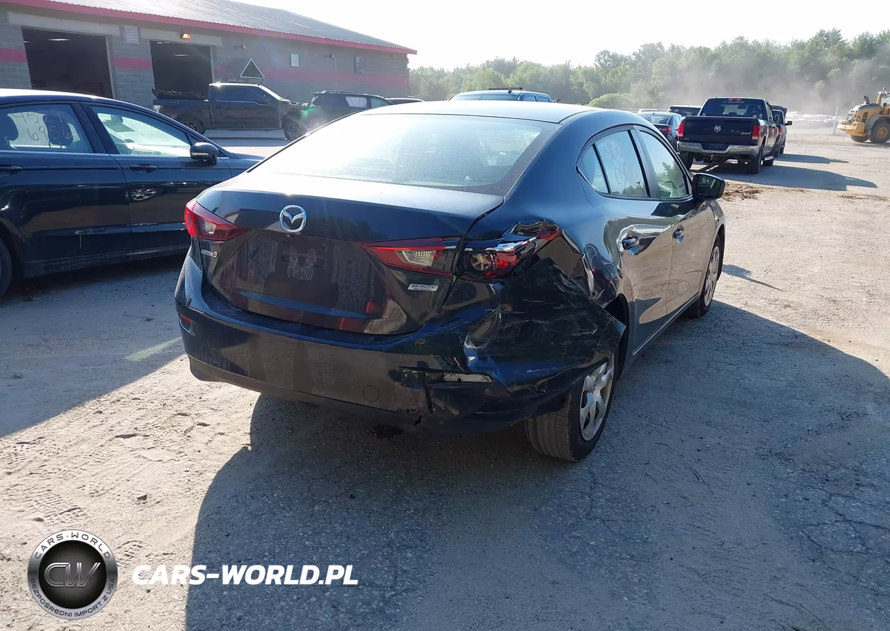 2018 Mazda Mazda3 Sport VIN:3MZBN1U73JM223135 - 4