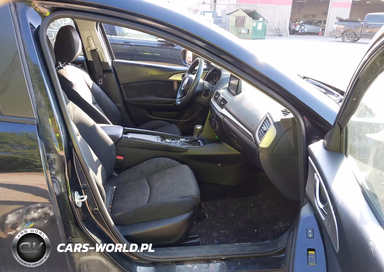 2018 Mazda Mazda3 Sport VIN:3MZBN1U73JM223135 - 5