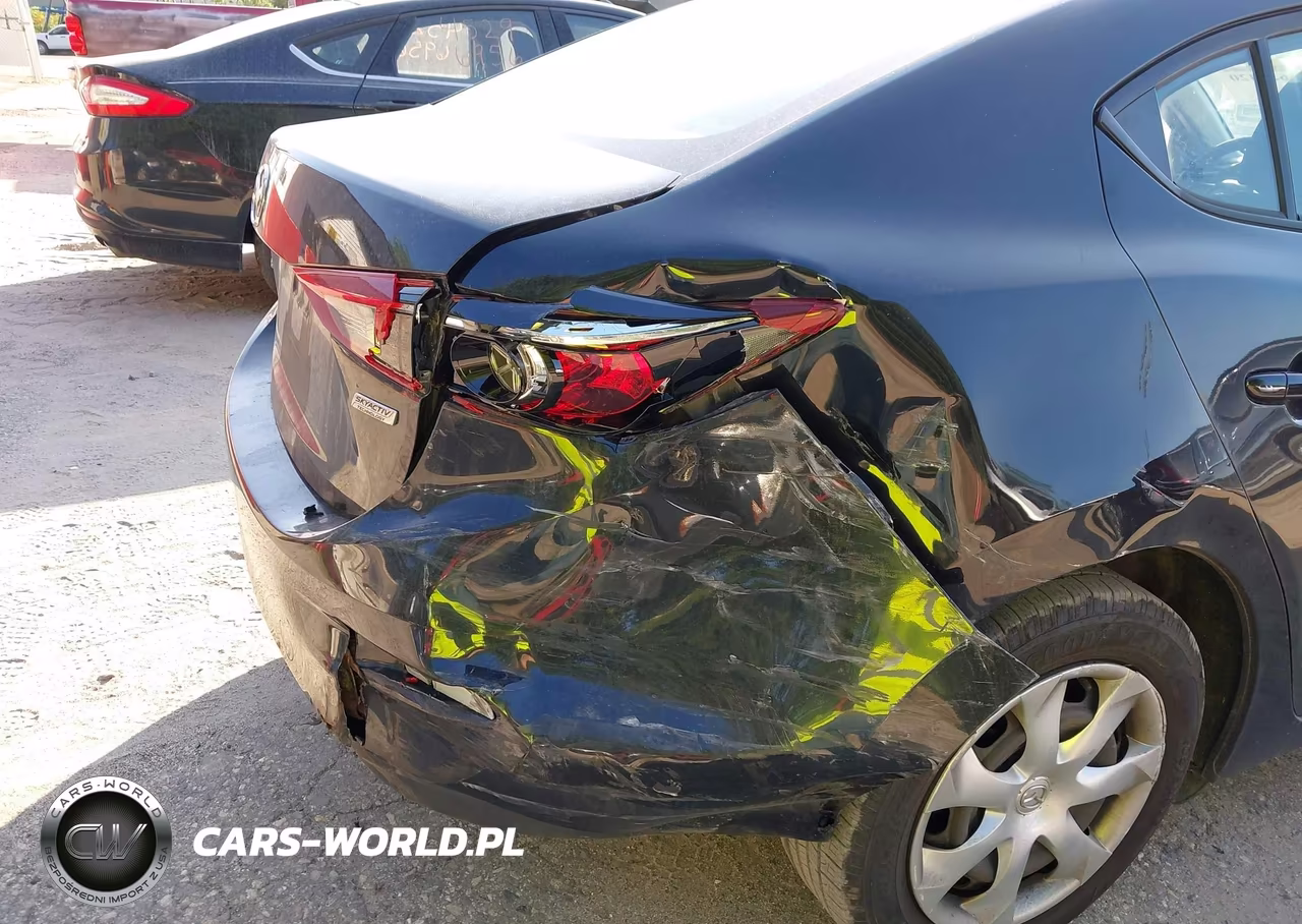 2018 Mazda Mazda3 Sport VIN:3MZBN1U73JM223135 - 6