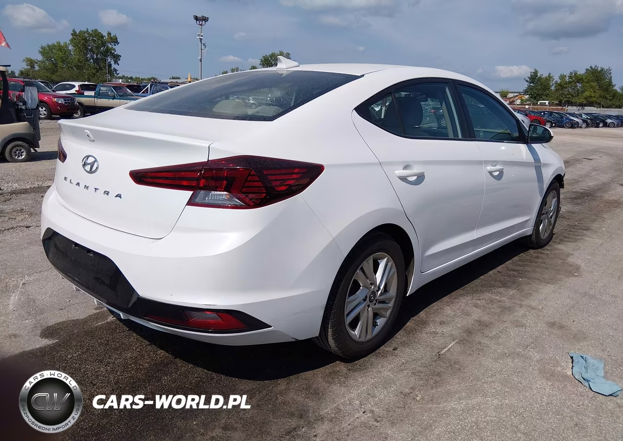 2019 Hyundai Elantra Sel VIN:5NPD84LF5KH486084 - 4