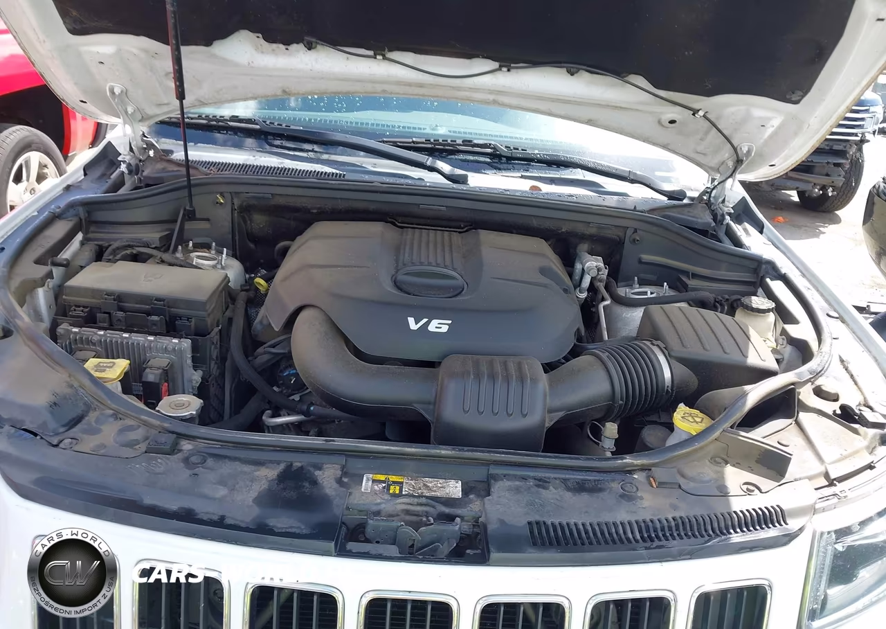 2015 Jeep Grand Cherokee Laredo VIN:1C4RJEAG7FC707004 - 10