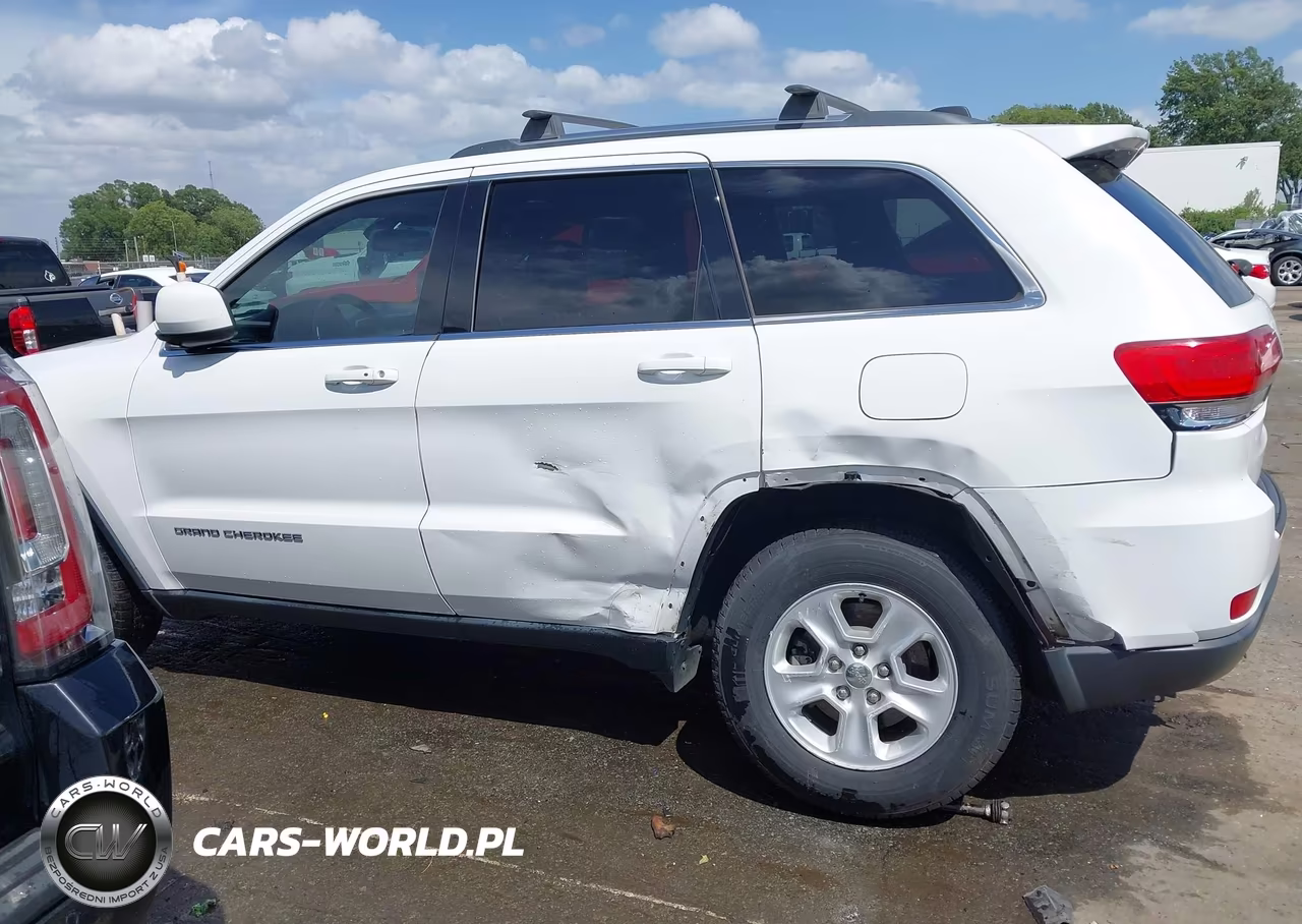 2015 Jeep Grand Cherokee Laredo VIN:1C4RJEAG7FC707004 - 14