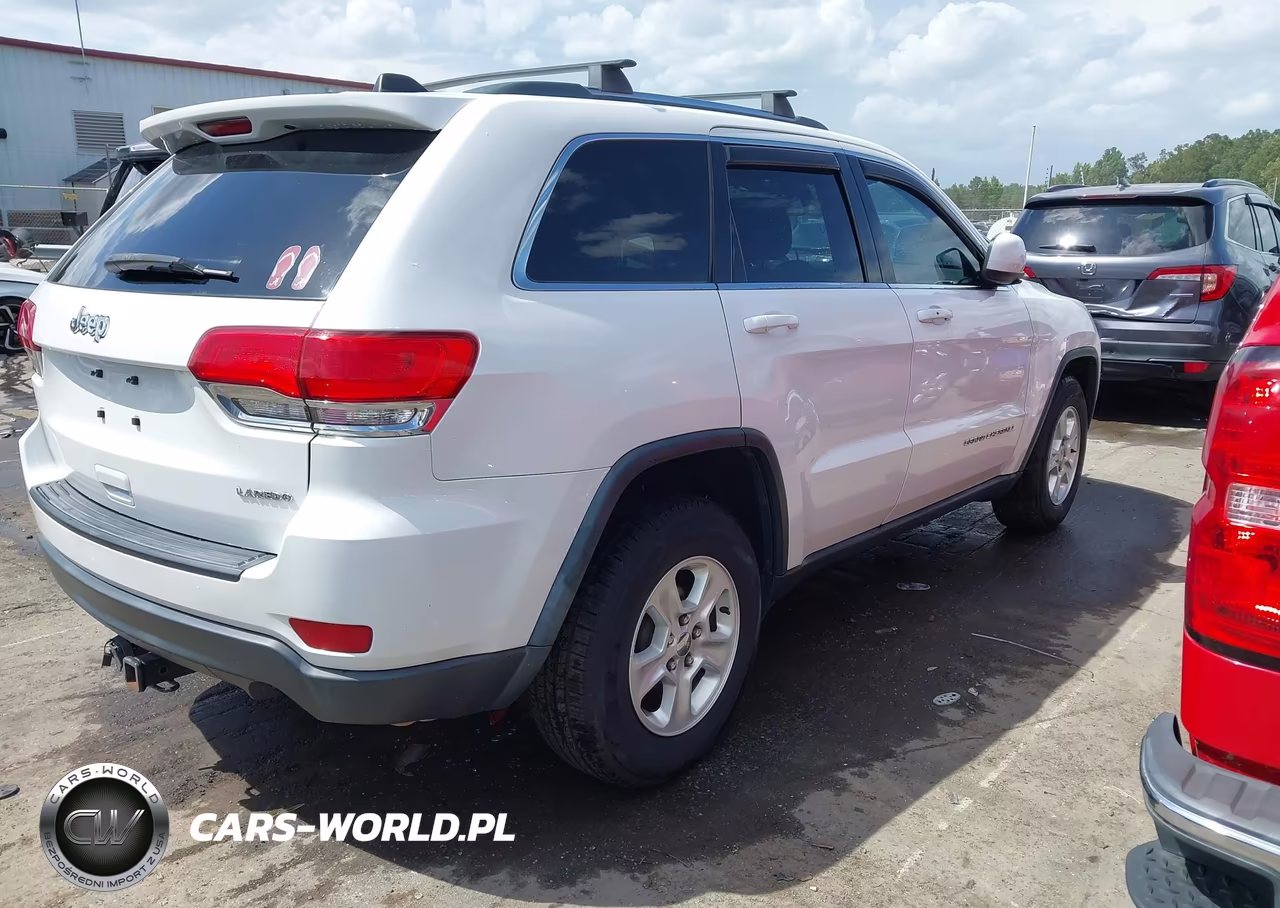 2015 Jeep Grand Cherokee Laredo VIN:1C4RJEAG7FC707004 - 4