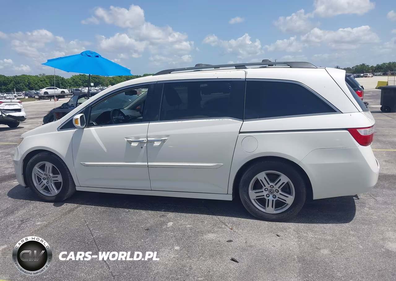2013 Honda Odyssey Touring-Touring Elite VIN:5FNRL5H93DB081792 - 14