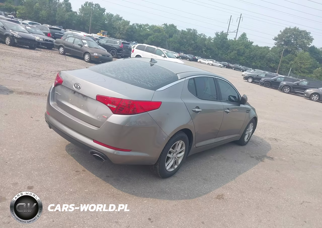 2012 Kia Optima Lx VIN:5XXGM4A75CG069789 - 4