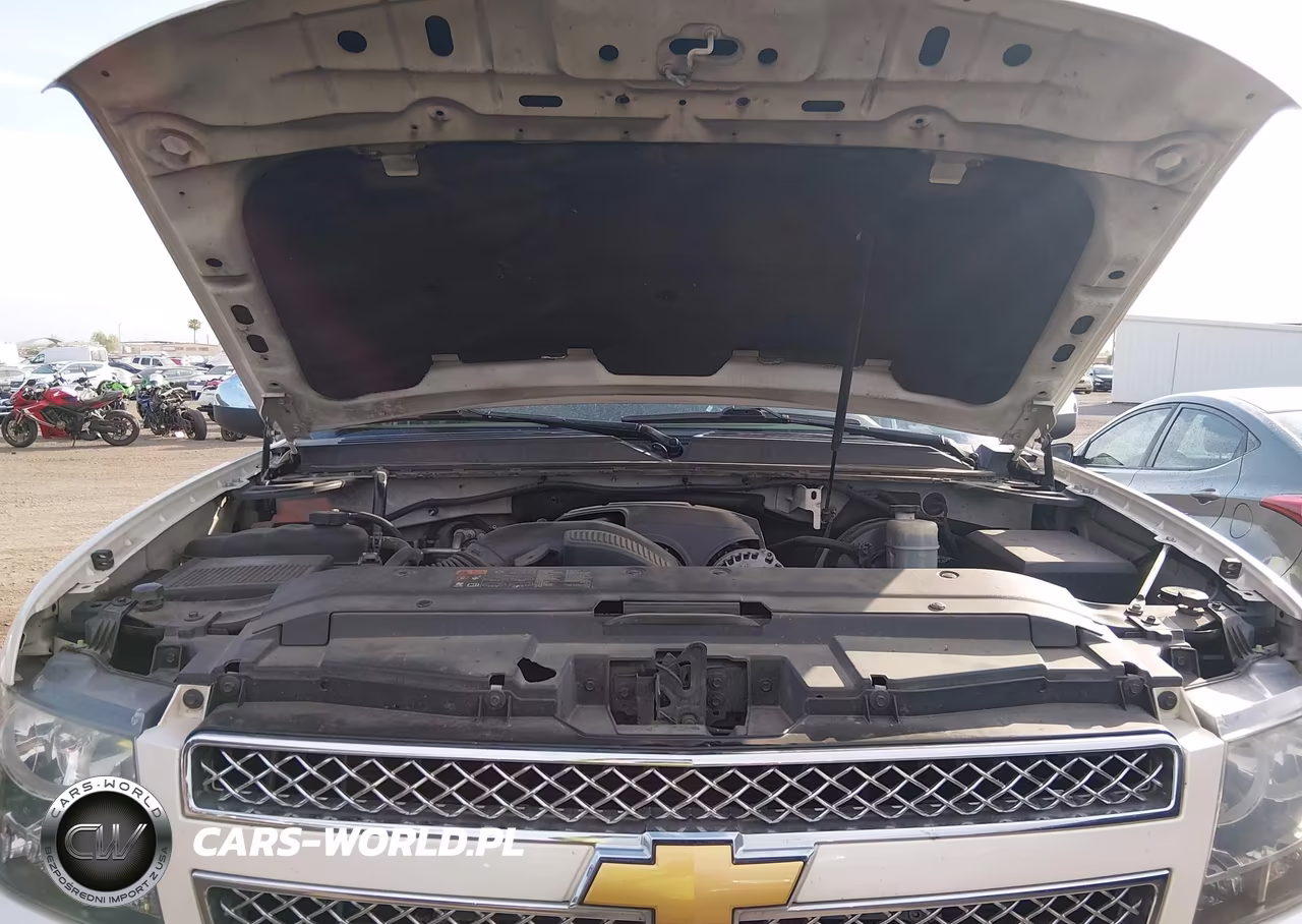 2013 Chevrolet Tahoe Ltz VIN:1GNSKCE03DR216608 - 10