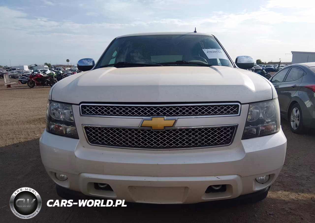2013 Chevrolet Tahoe Ltz VIN:1GNSKCE03DR216608 - 12