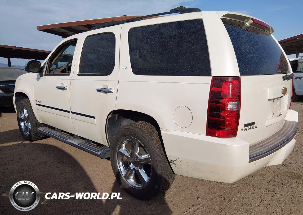 2013 Chevrolet Tahoe Ltz VIN:1GNSKCE03DR216608 - 3