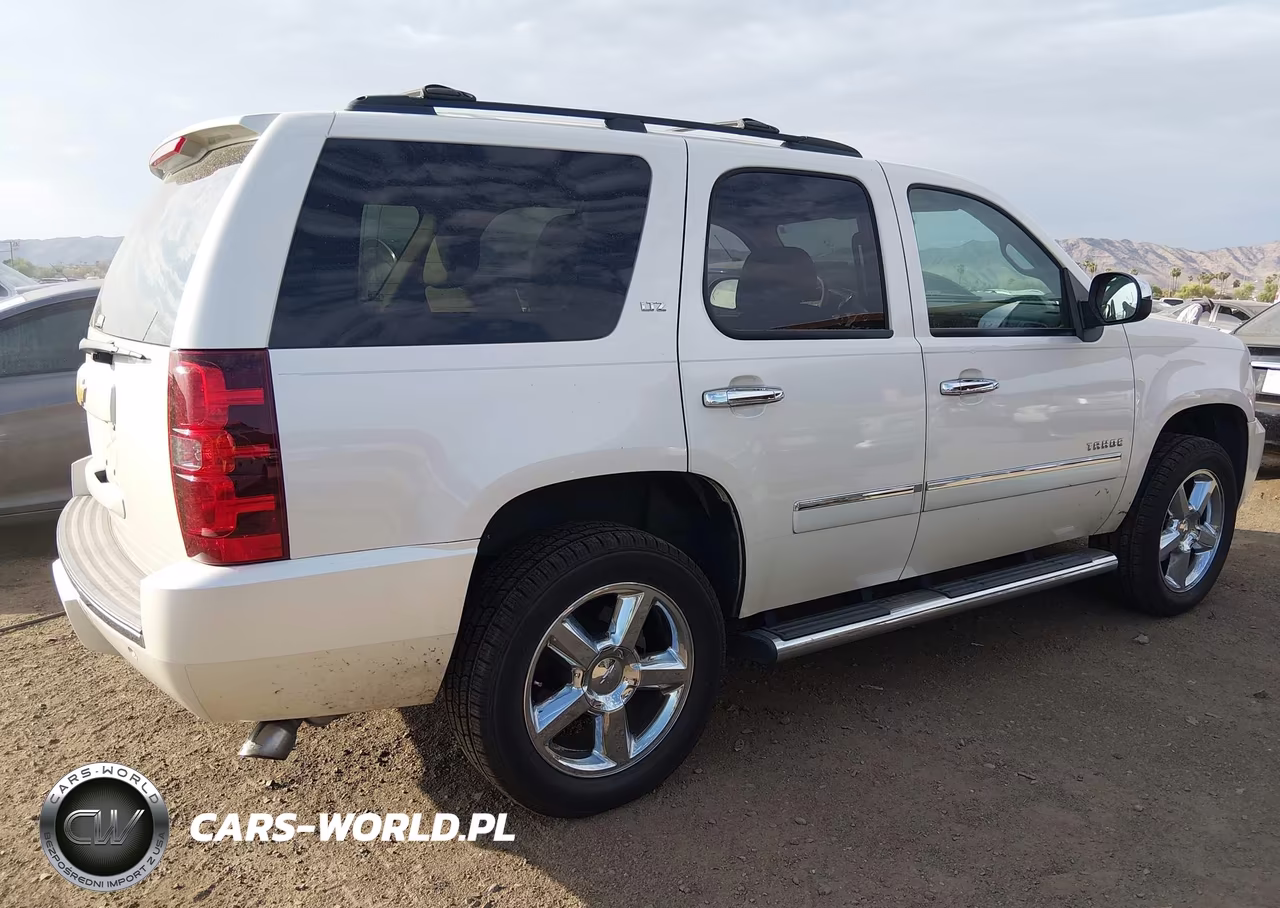 2013 Chevrolet Tahoe Ltz VIN:1GNSKCE03DR216608 - 4
