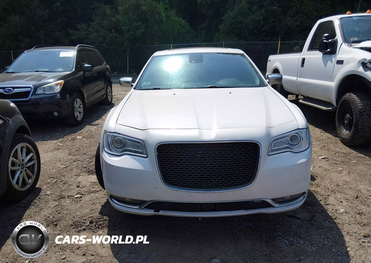 2015 Chrysler 300C VIN:2C3CCAKG1FH769605 - 12