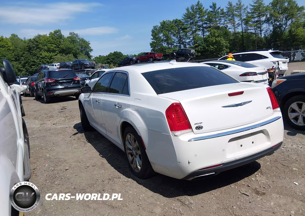 2015 Chrysler 300C VIN:2C3CCAKG1FH769605 - 14