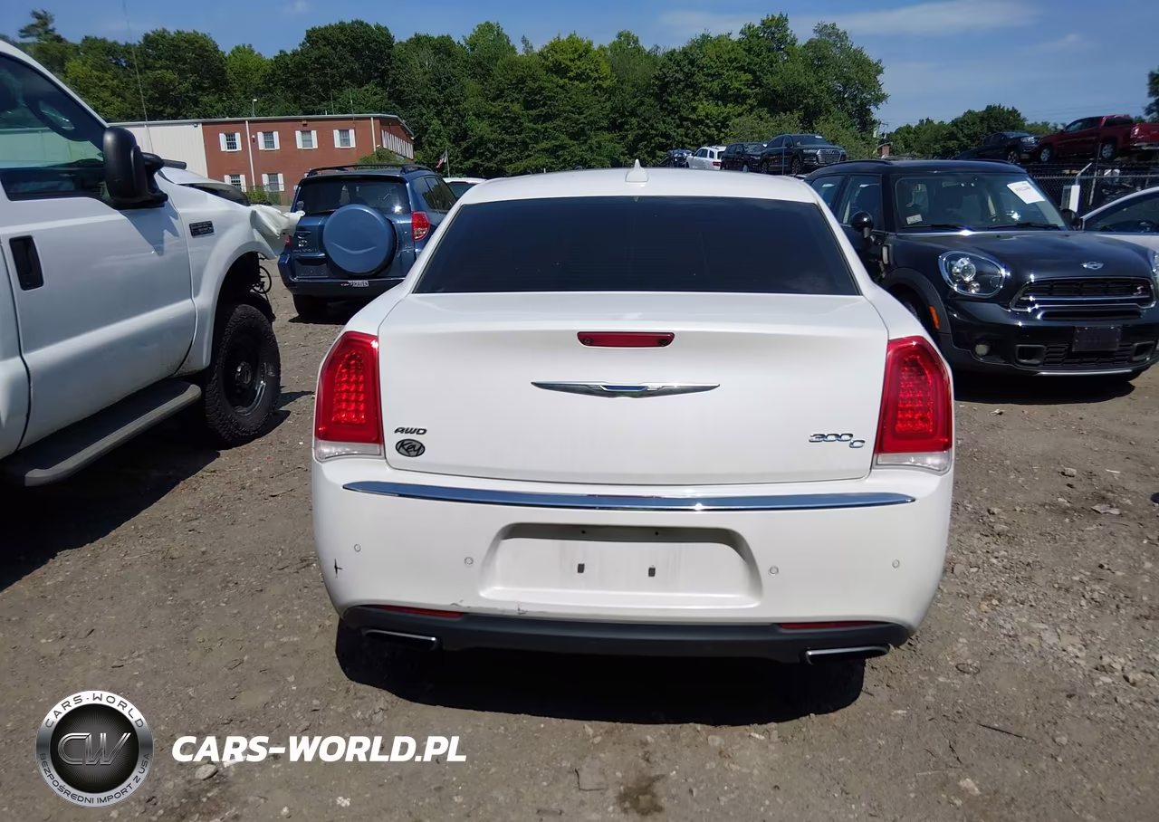 2015 Chrysler 300C VIN:2C3CCAKG1FH769605 - 16