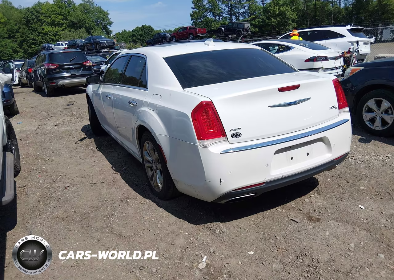 2015 Chrysler 300C VIN:2C3CCAKG1FH769605 - 3