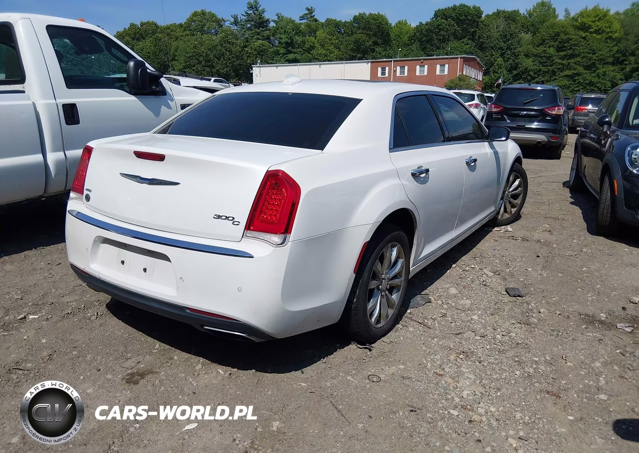2015 Chrysler 300C VIN:2C3CCAKG1FH769605 - 4