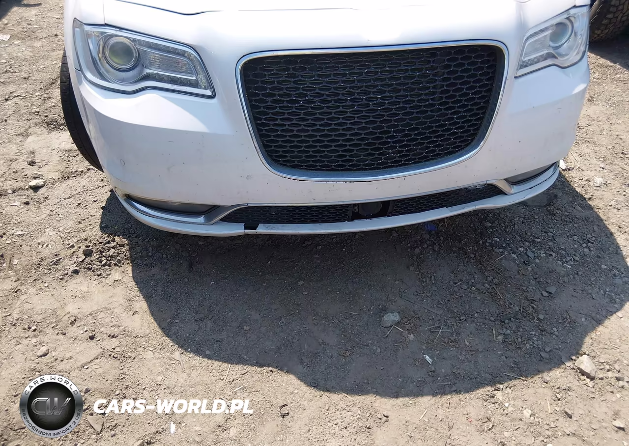 2015 Chrysler 300C VIN:2C3CCAKG1FH769605 - 6