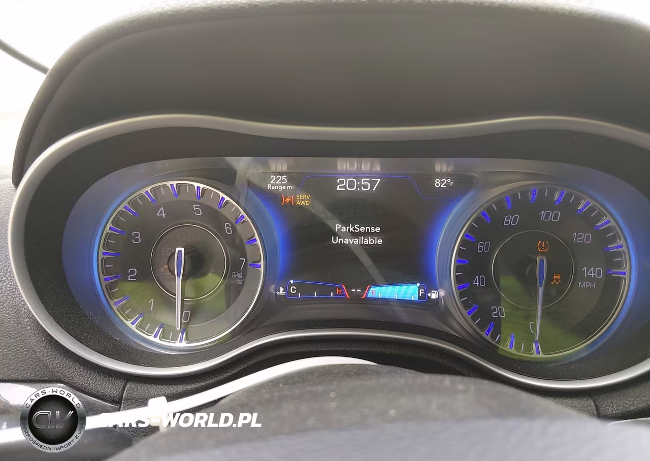 2015 Chrysler 300C VIN:2C3CCAKG1FH769605 - 7