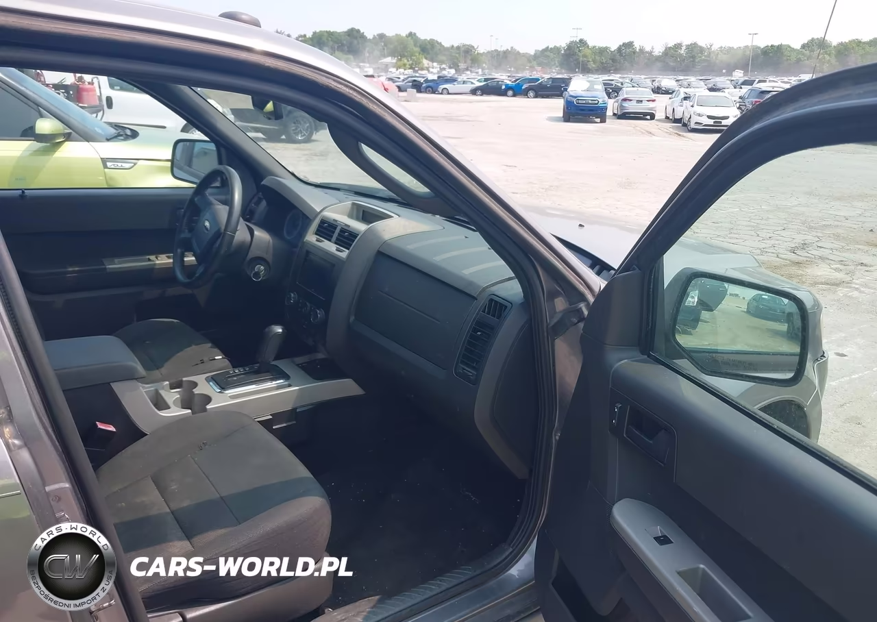 2009 Ford Escape Xlt VIN:1FMCU03769KB21560 - 5