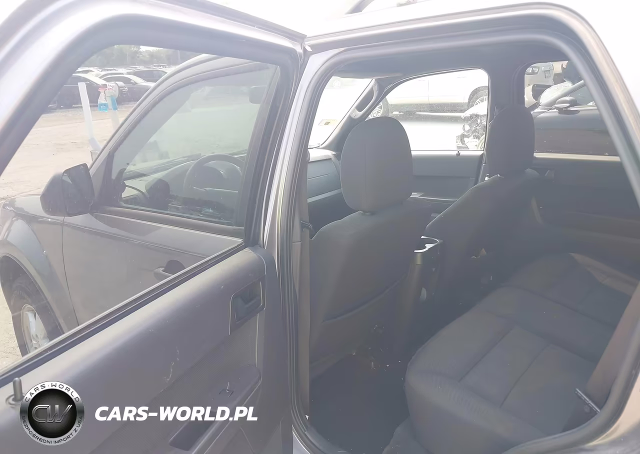 2009 Ford Escape Xlt VIN:1FMCU03769KB21560 - 8