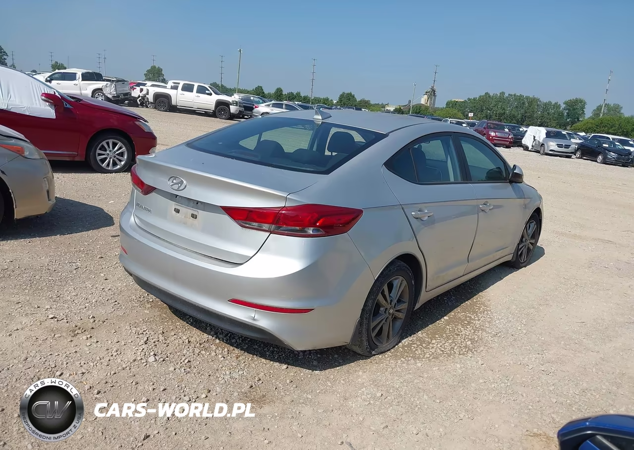 2018 Hyundai Elantra Sel VIN:5NPD84LF8JH234389 - 4