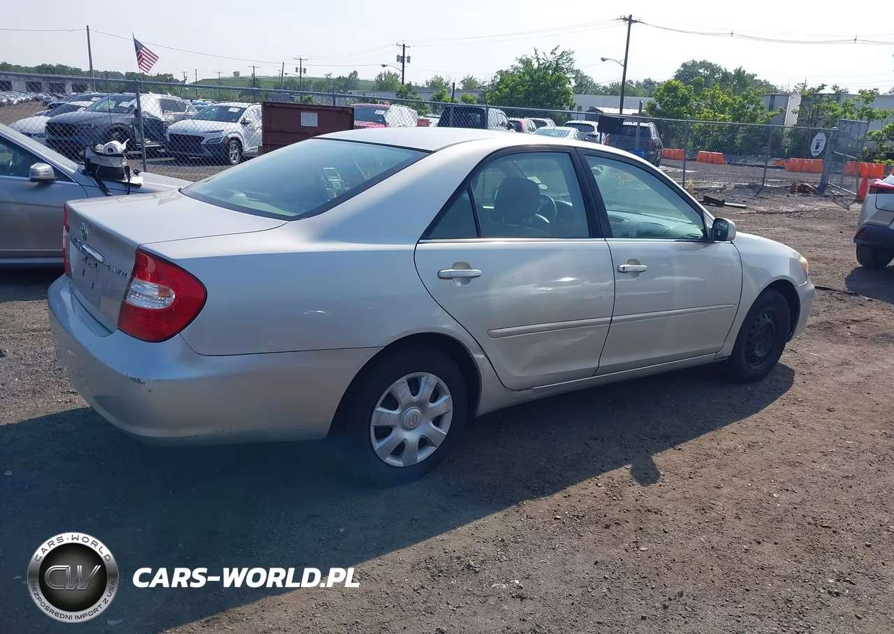 2003 Toyota Camry Le VIN:4T1BE32K03U748671 - 4