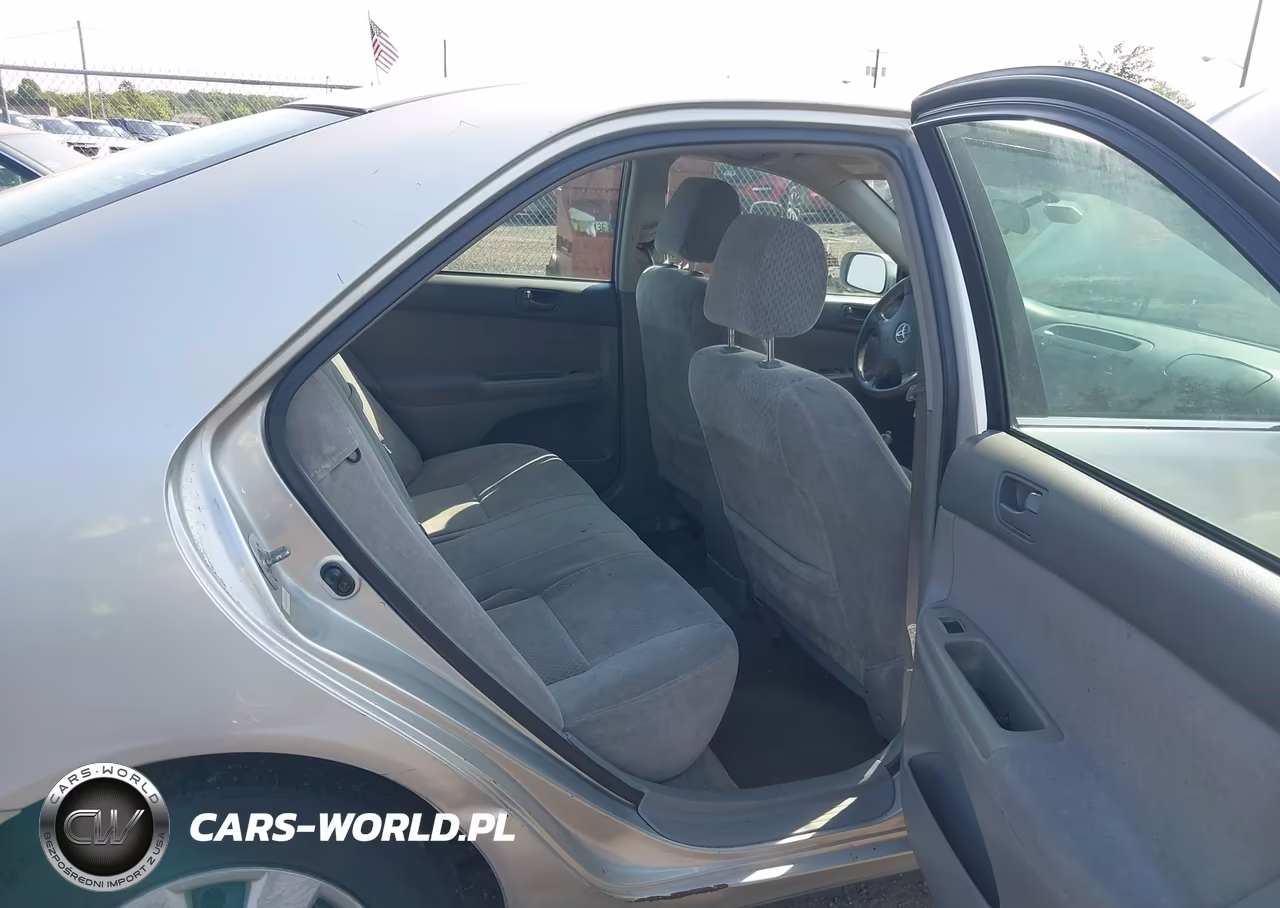 2003 Toyota Camry Le VIN:4T1BE32K03U748671 - 8
