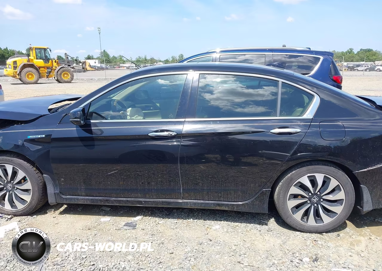 2017 Honda Accord Hybrid Touring VIN:JHMCR6F73HC029155 - 14
