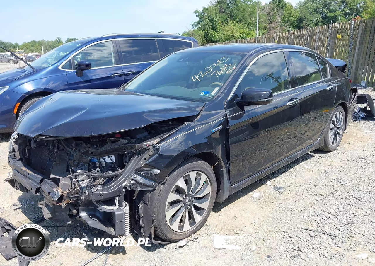 2017 Honda Accord Hybrid Touring VIN:JHMCR6F73HC029155 - 2