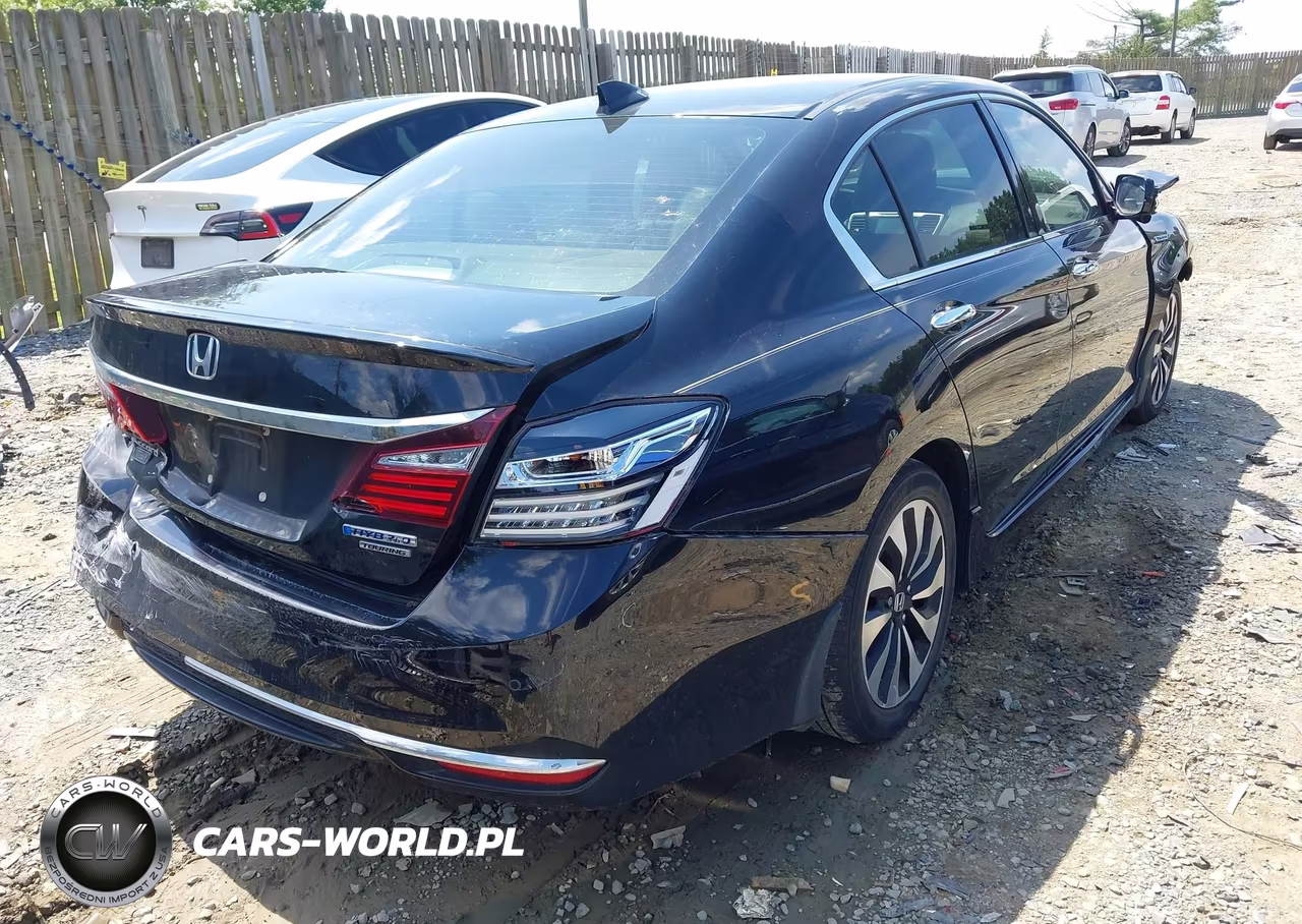 2017 Honda Accord Hybrid Touring VIN:JHMCR6F73HC029155 - 4
