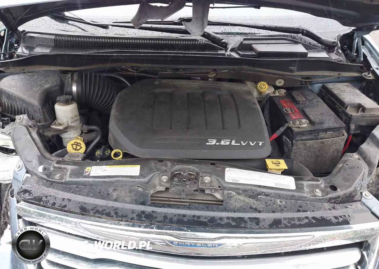 2012 Chrysler Town & Country Touring-L VIN:2C4RC1CG7CR170931 - 10