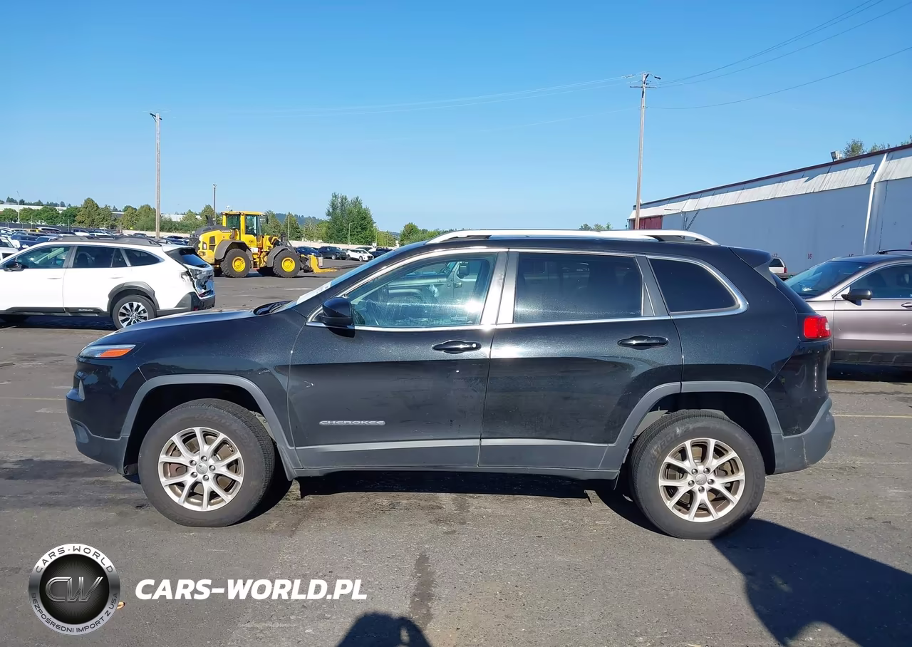 2015 Jeep Cherokee Latitude VIN:1C4PJMCB2FW668100 - 14