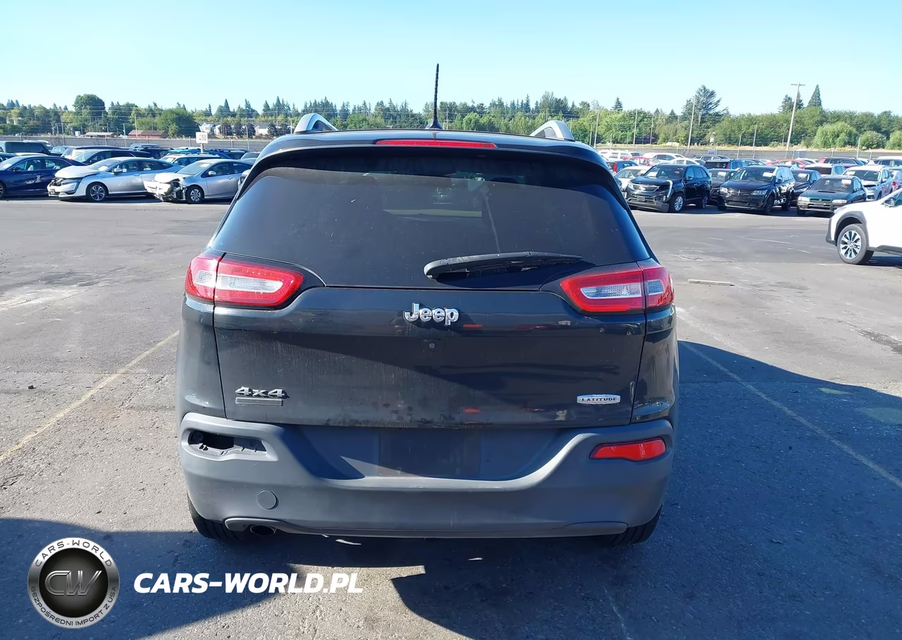 2015 Jeep Cherokee Latitude VIN:1C4PJMCB2FW668100 - 16