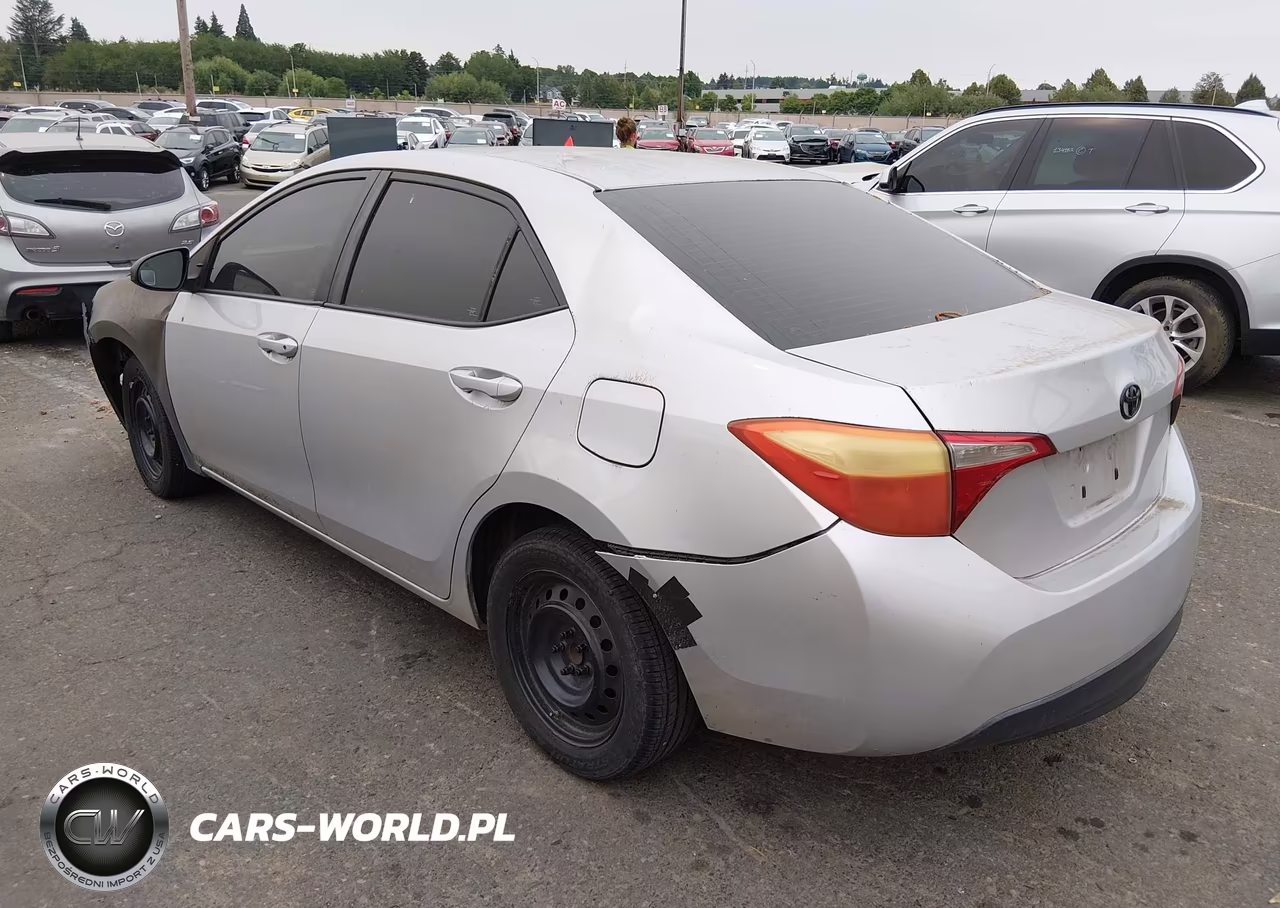 2016 Toyota Corolla Le VIN:5YFBURHE2GP484691 - 3