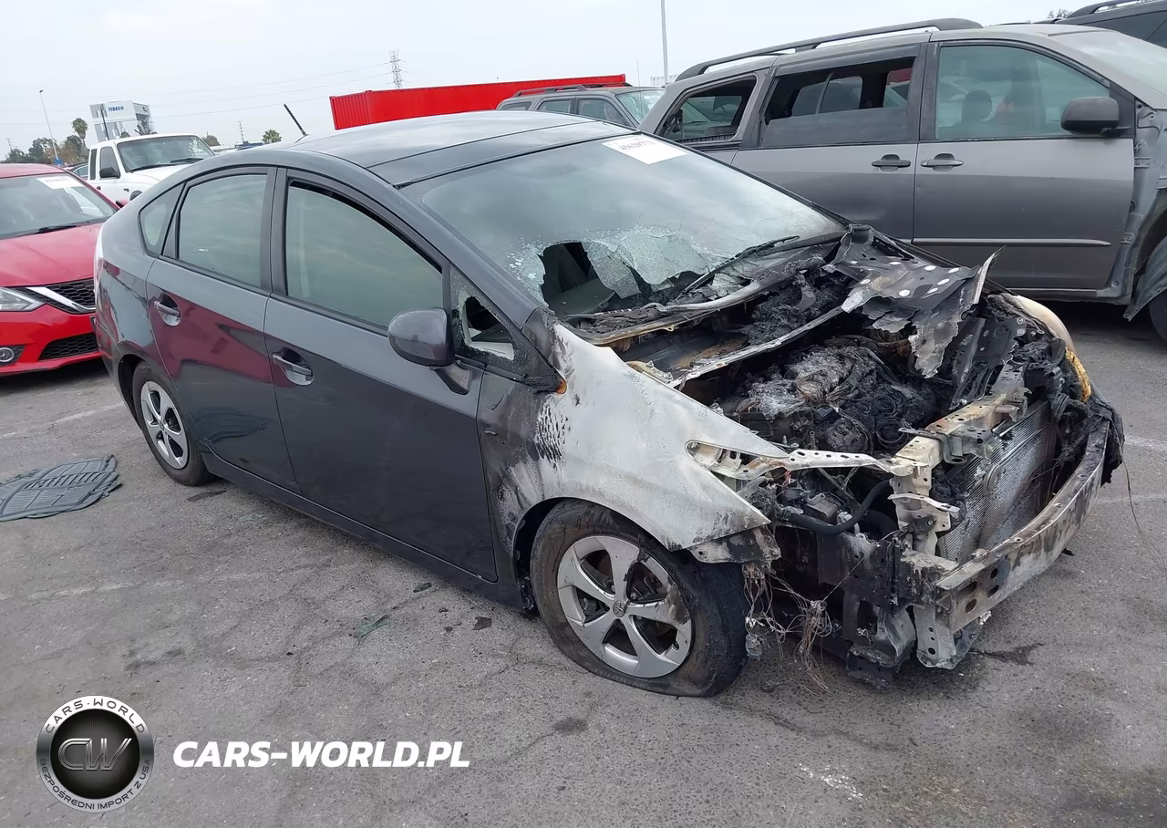2013 Toyota Prius Three – zdjęcie 1 z 16