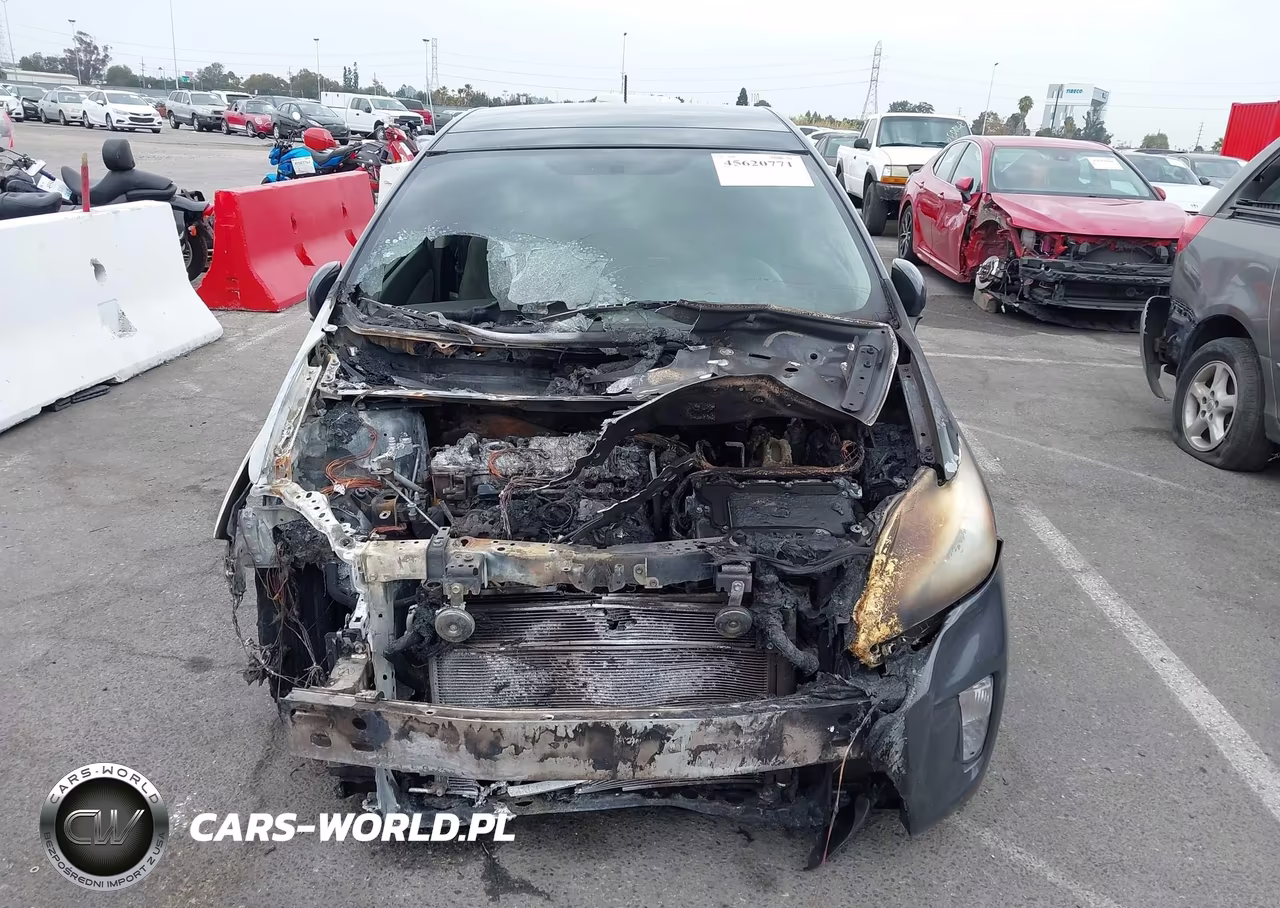 2013 Toyota Prius Three VIN:JTDKN3DU0D5660959 - 12