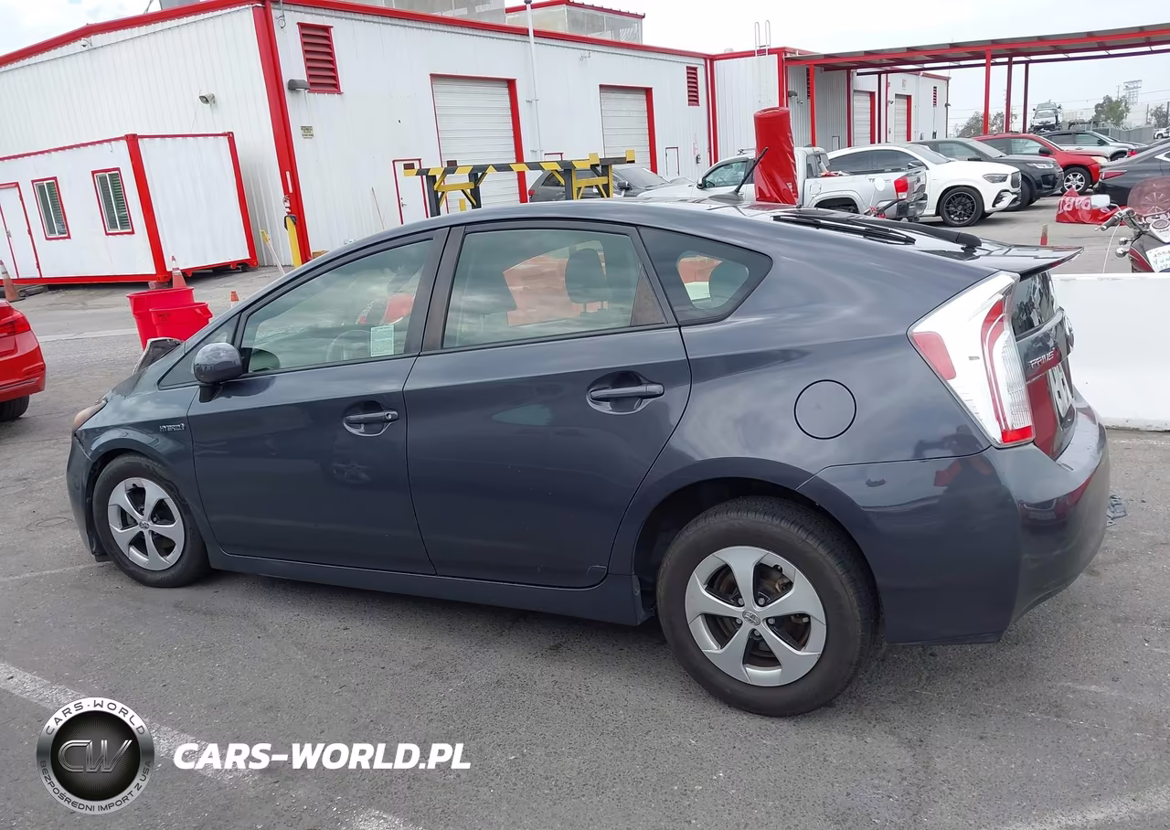 2013 Toyota Prius Three VIN:JTDKN3DU0D5660959 - 14