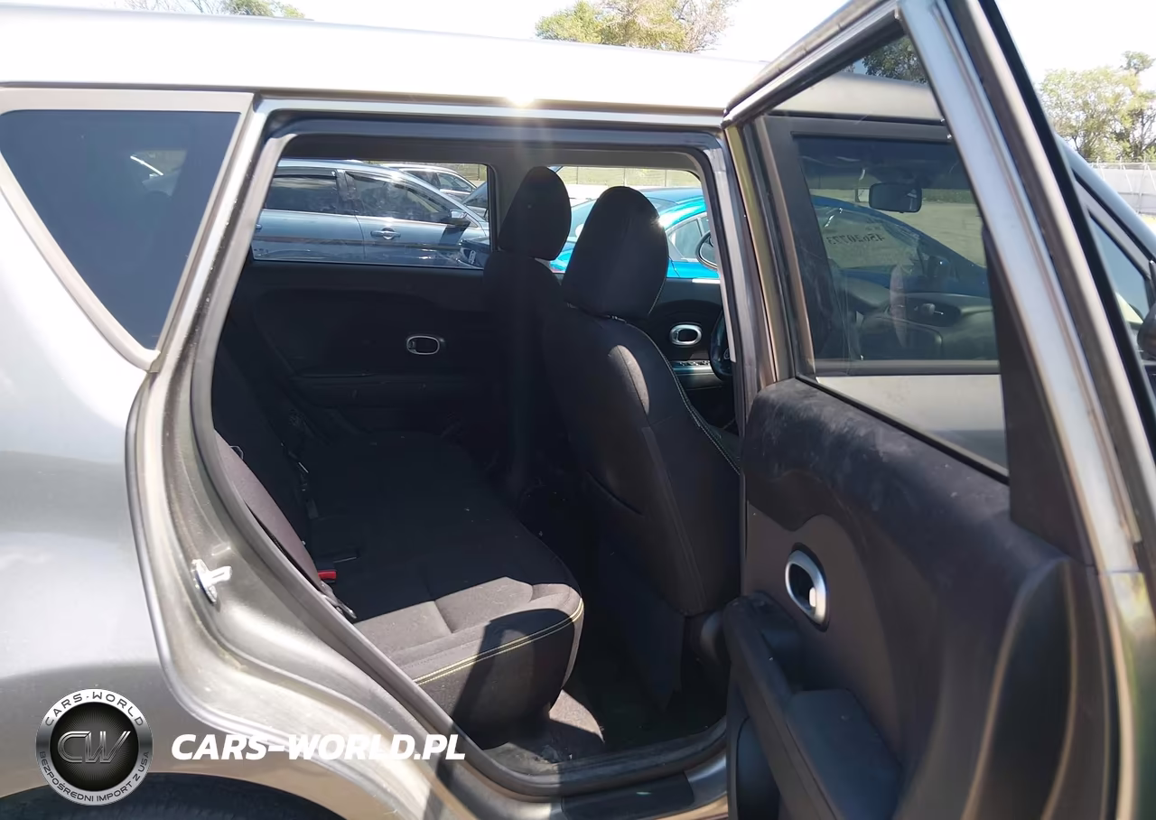 2016 Kia Soul + VIN:KNDJP3A5XG7258460 - 8