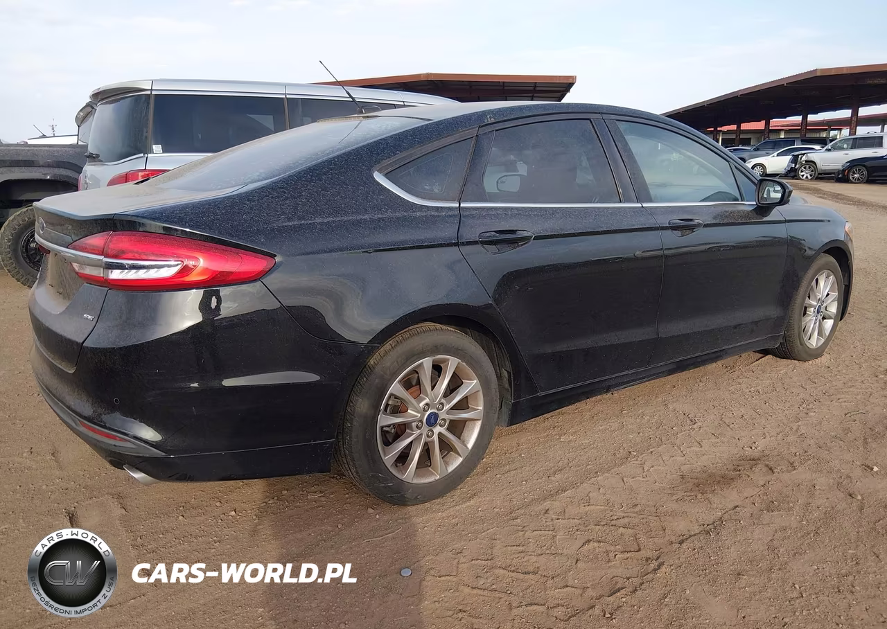 2017 Ford Fusion Se VIN:3FA6P0H71HR180033 - 4