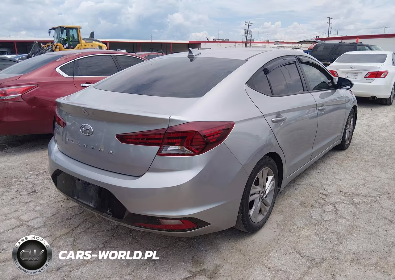 2020 Hyundai Elantra Sel VIN:5NPD84LFXLH587526 - 4