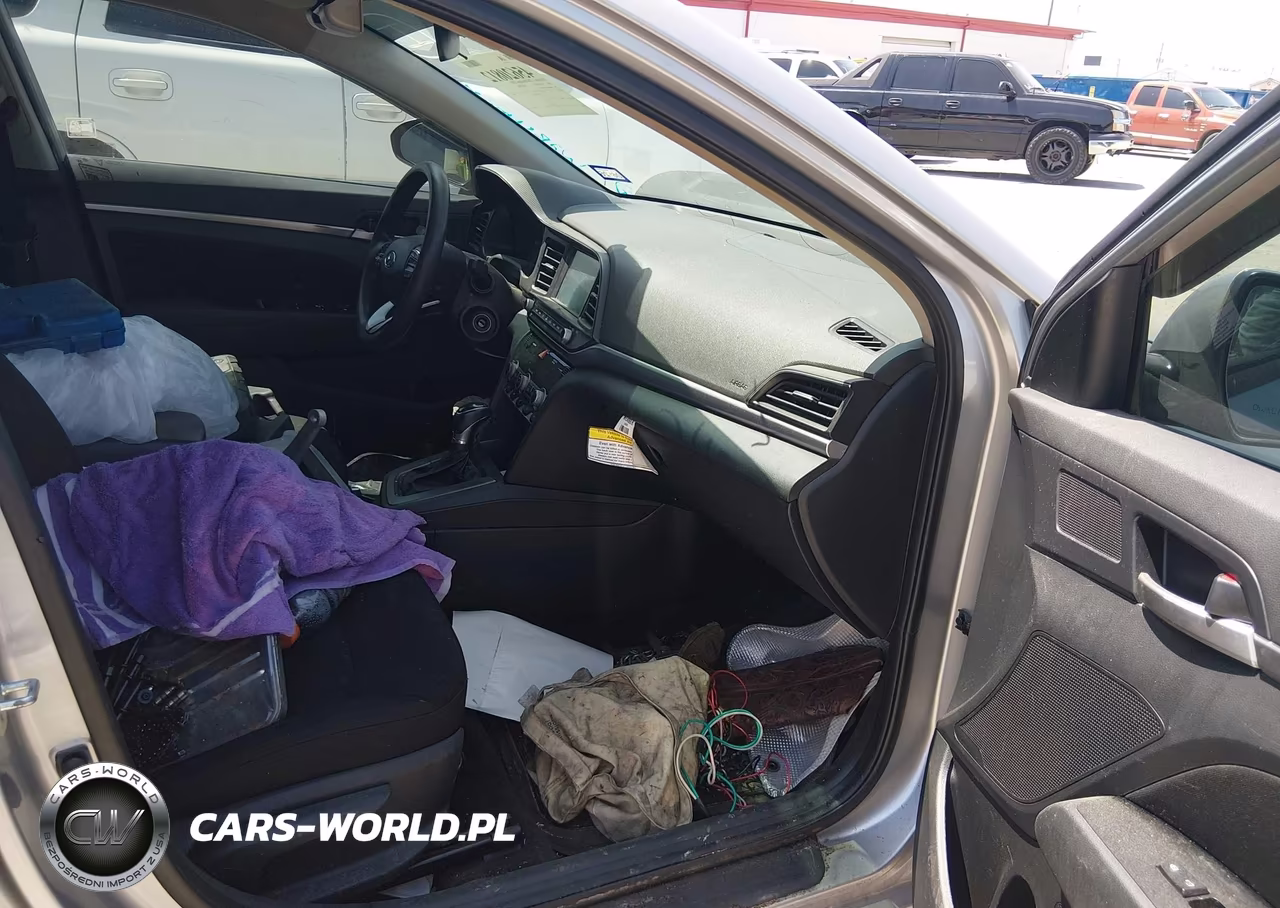 2020 Hyundai Elantra Sel VIN:5NPD84LFXLH587526 - 5