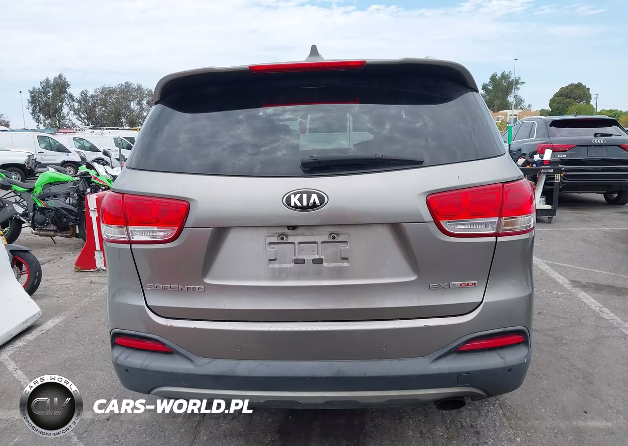 2016 Kia Sorento 2.0T Ex VIN:5XYPH4A18GG123166 - 16