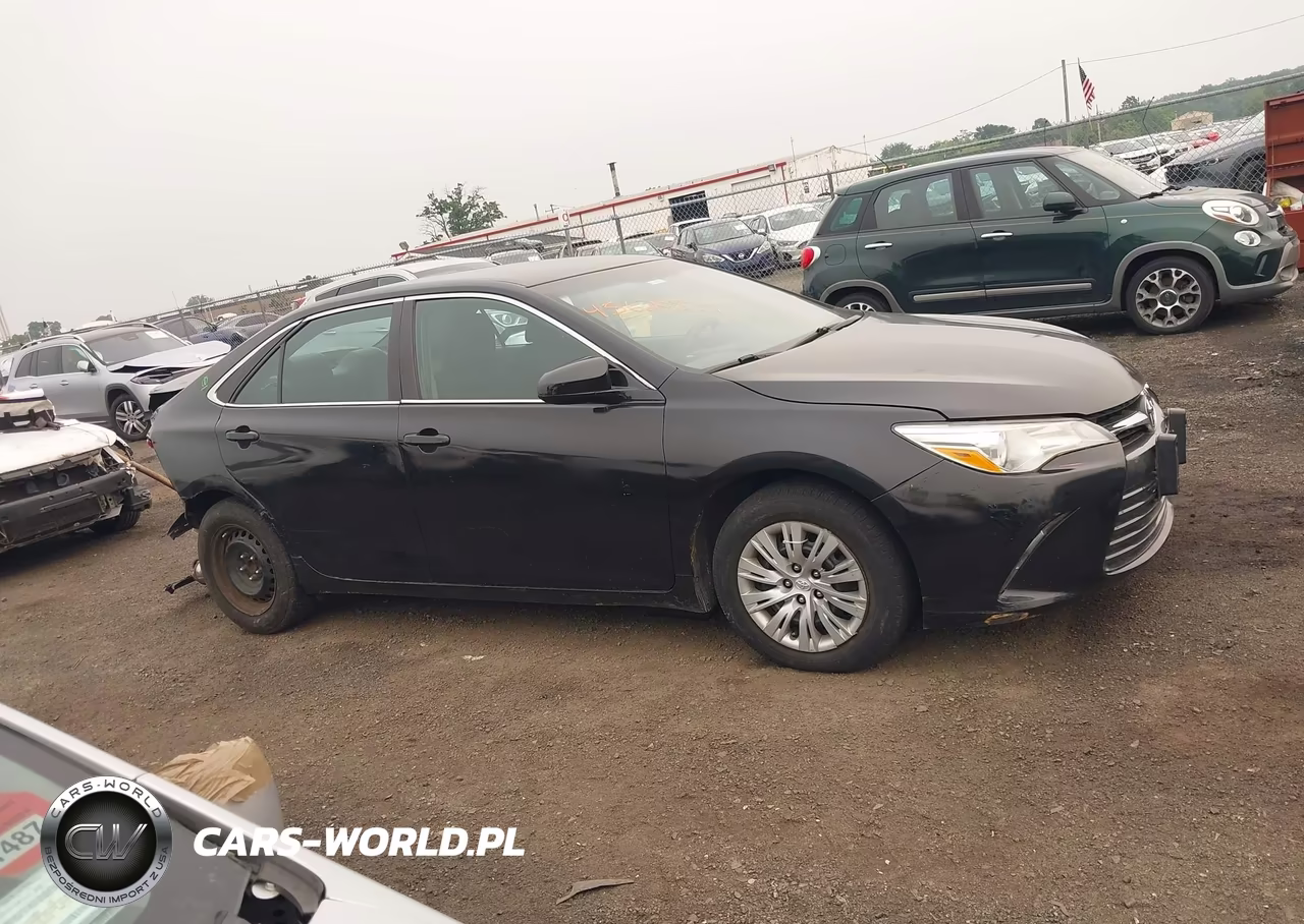 2015 Toyota Camry Hybrid Le VIN:4T1BD1FK5FU155068 - 13