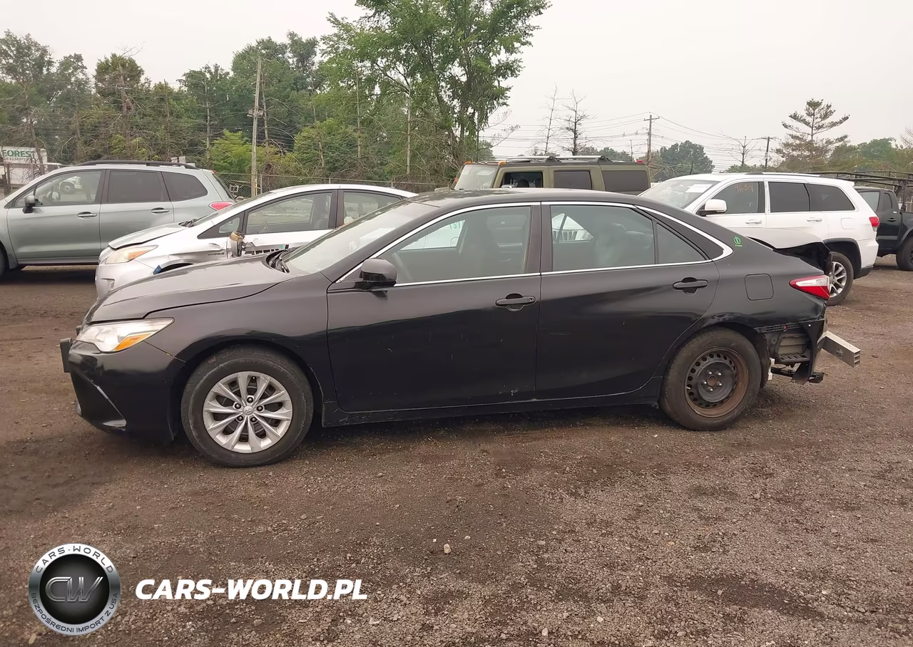 2015 Toyota Camry Hybrid Le VIN:4T1BD1FK5FU155068 - 14