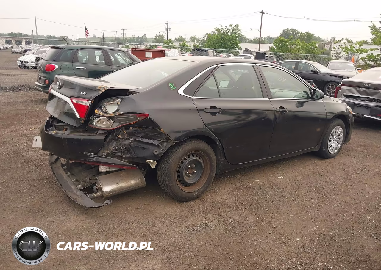 2015 Toyota Camry Hybrid Le VIN:4T1BD1FK5FU155068 - 4