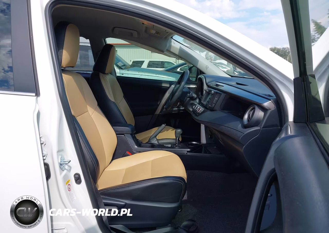 2018 Toyota Rav4 Le VIN:JTMZFREV4JJ203340 - 18